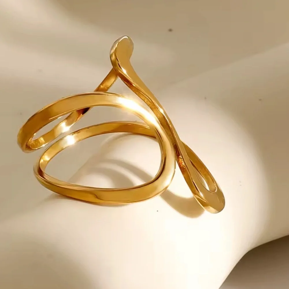 Avangarde Gold Irregular Ring